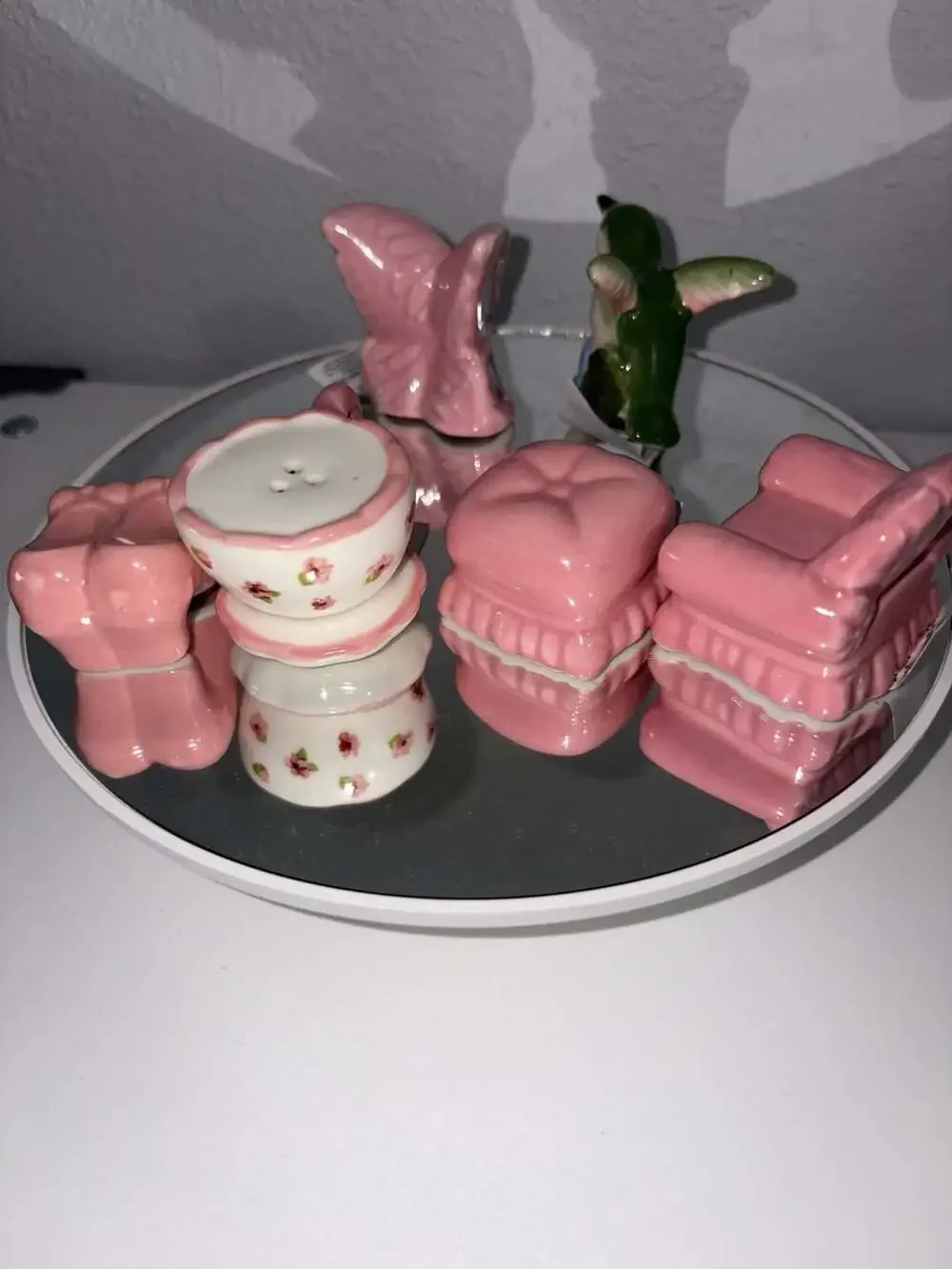 Lot of 6 Cracker Barrel ‘Pretty in Pink’ Mini Salt and Pepper Shakers